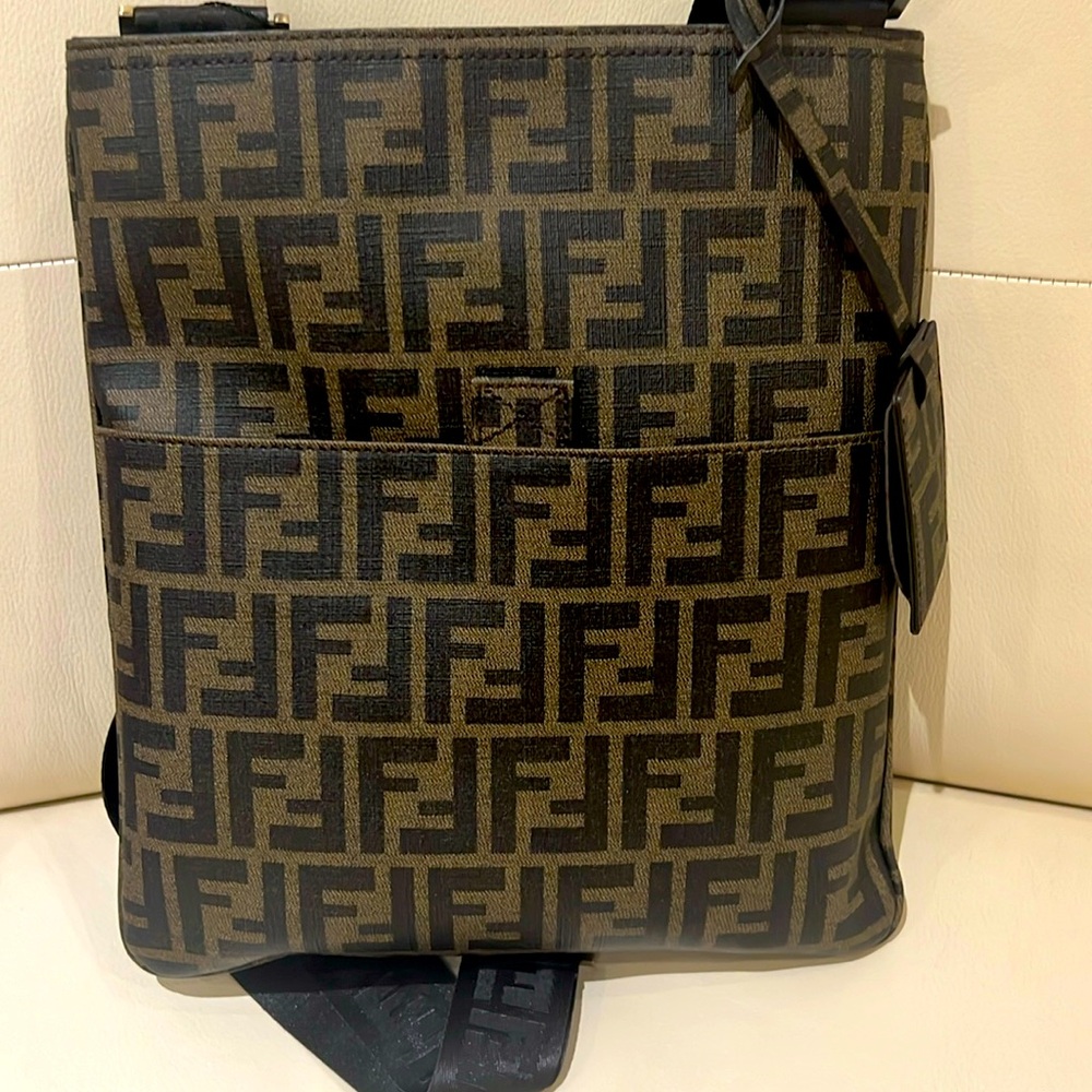 Fendi Flat Crossbody in Zucca Coated Canvas.Amazing .Fabulous unisex .Brand NEW